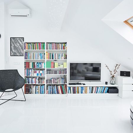 Unique Design Loft In Middle Of Centre Of Old Town With Netflix Apartamento Cracóvia Exterior foto